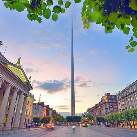 Grand Canal Quay Sleeps 8 *